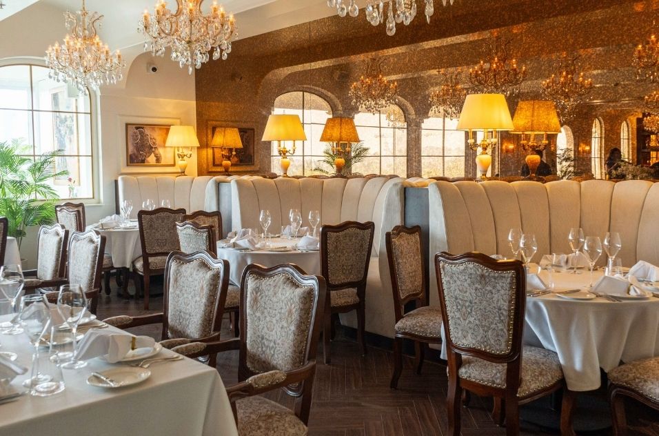 Milagro — Vibrant cocktail bar and restaurant with a premium spirits selection